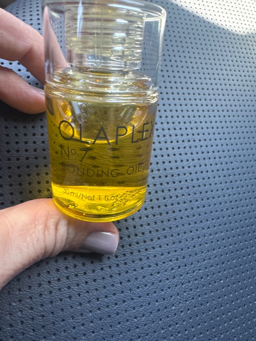 OLAPLEX No.7 Bonding Oil – Clear Bottle with Golden Yellow Oil